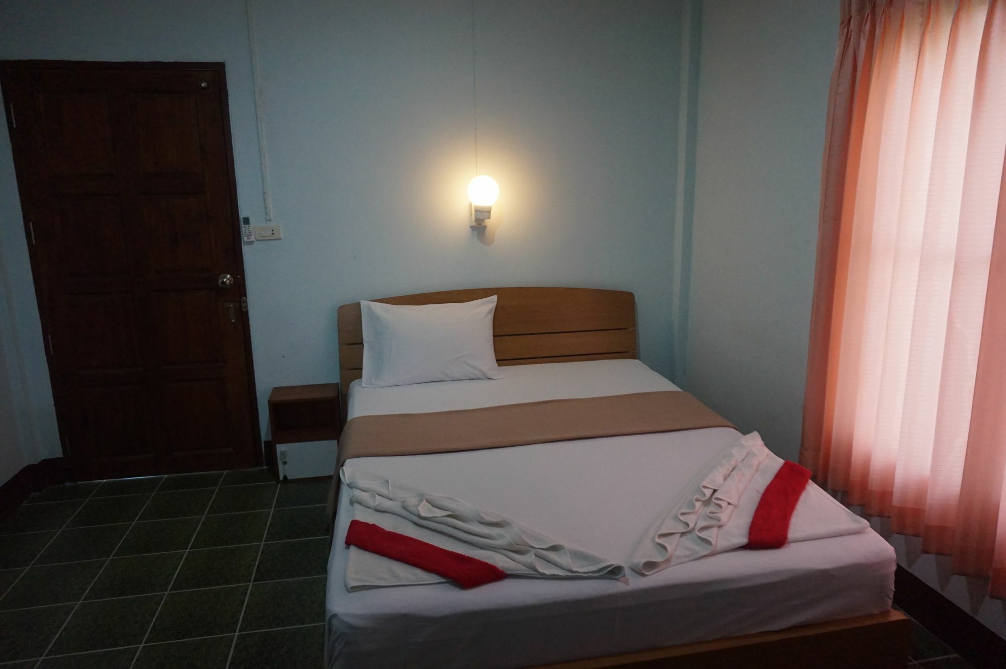 Hostel Bangsak Hut Khao Lak Exteriér fotografie